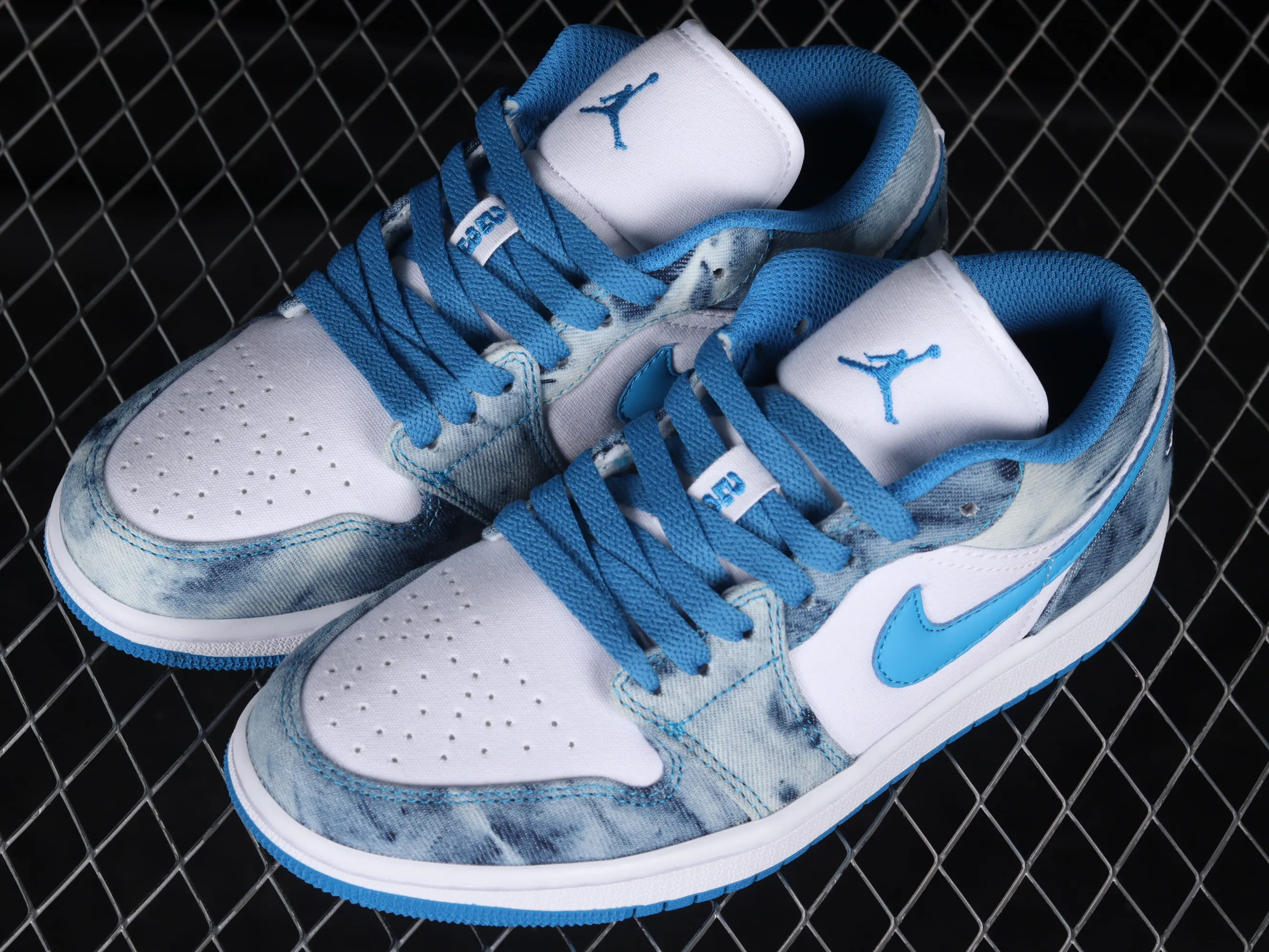 All categories Air Jordan Jordan series basketball shoes Air Jordan 1 Low Z version Air Jordan 1 Low "Washed Denim" AJ1 Joe 1 navy washed denim low-top casual sneakers DM8947-100